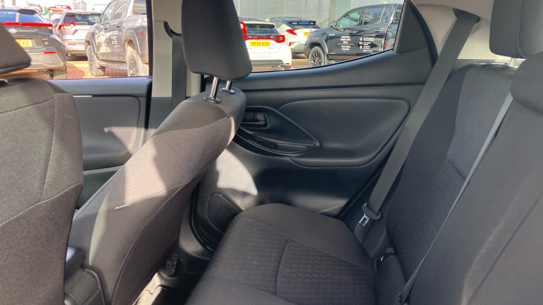 Toyota Yaris 1.5 Hybrid Design 5dr CVT Hybrid Hatchback